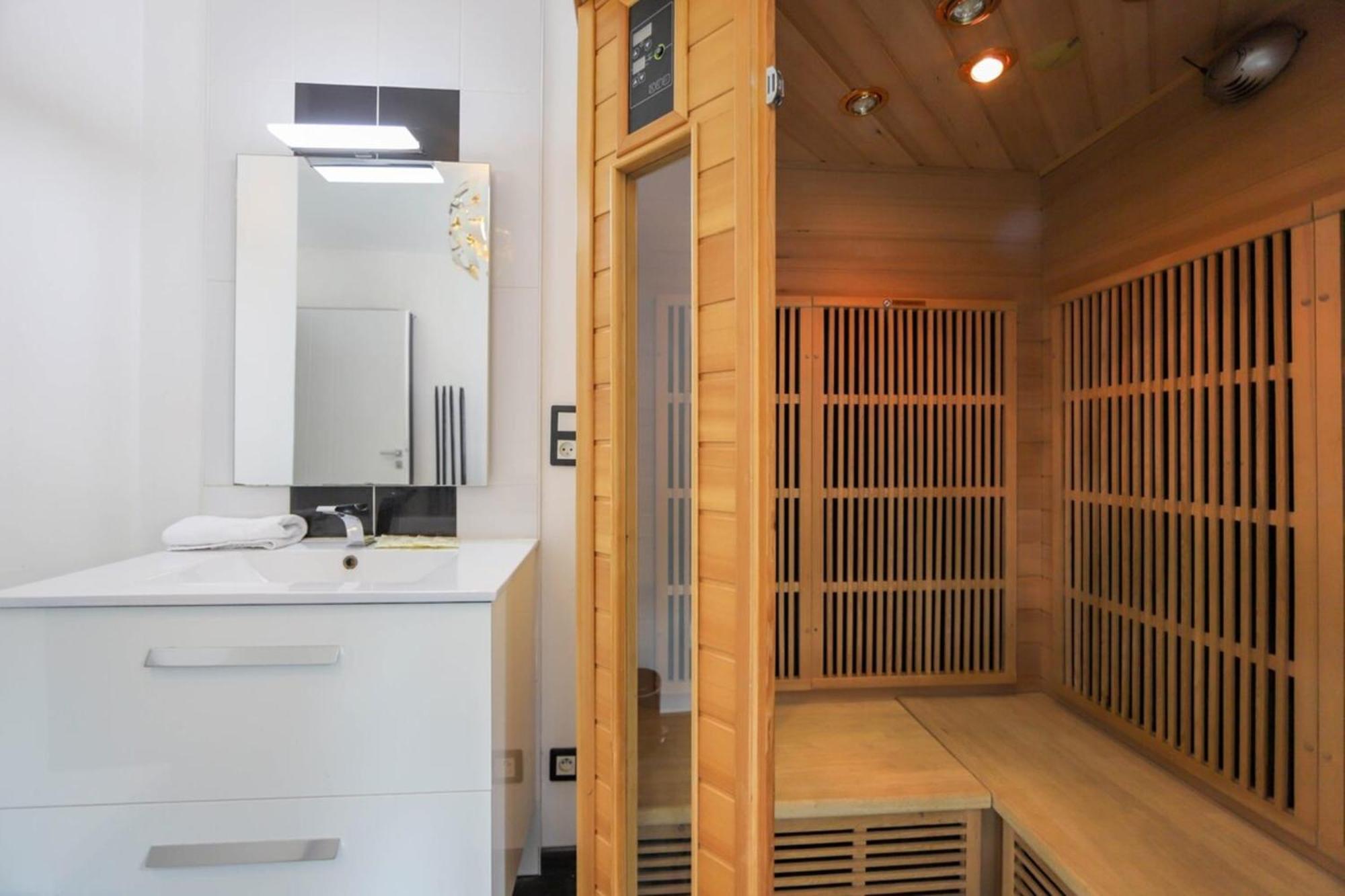 2 Bd With Sauna In The Center Of Apartment Annecy